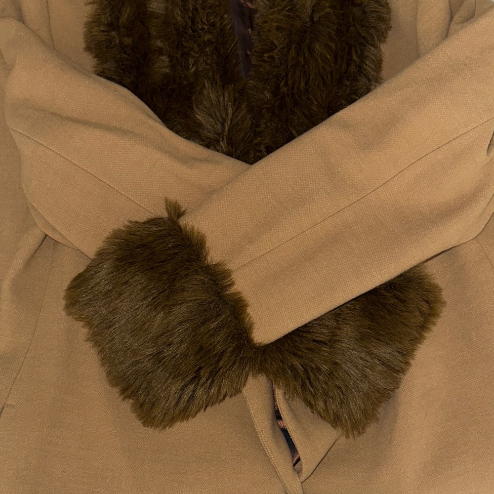 Jones New York Tan Trench Coat with Faux Fur size Medium used in good condition - Picture 9 of 10